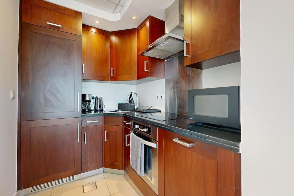 Studio In Best Part Of Downtown With Amazing Pool Dubai Exterior photo